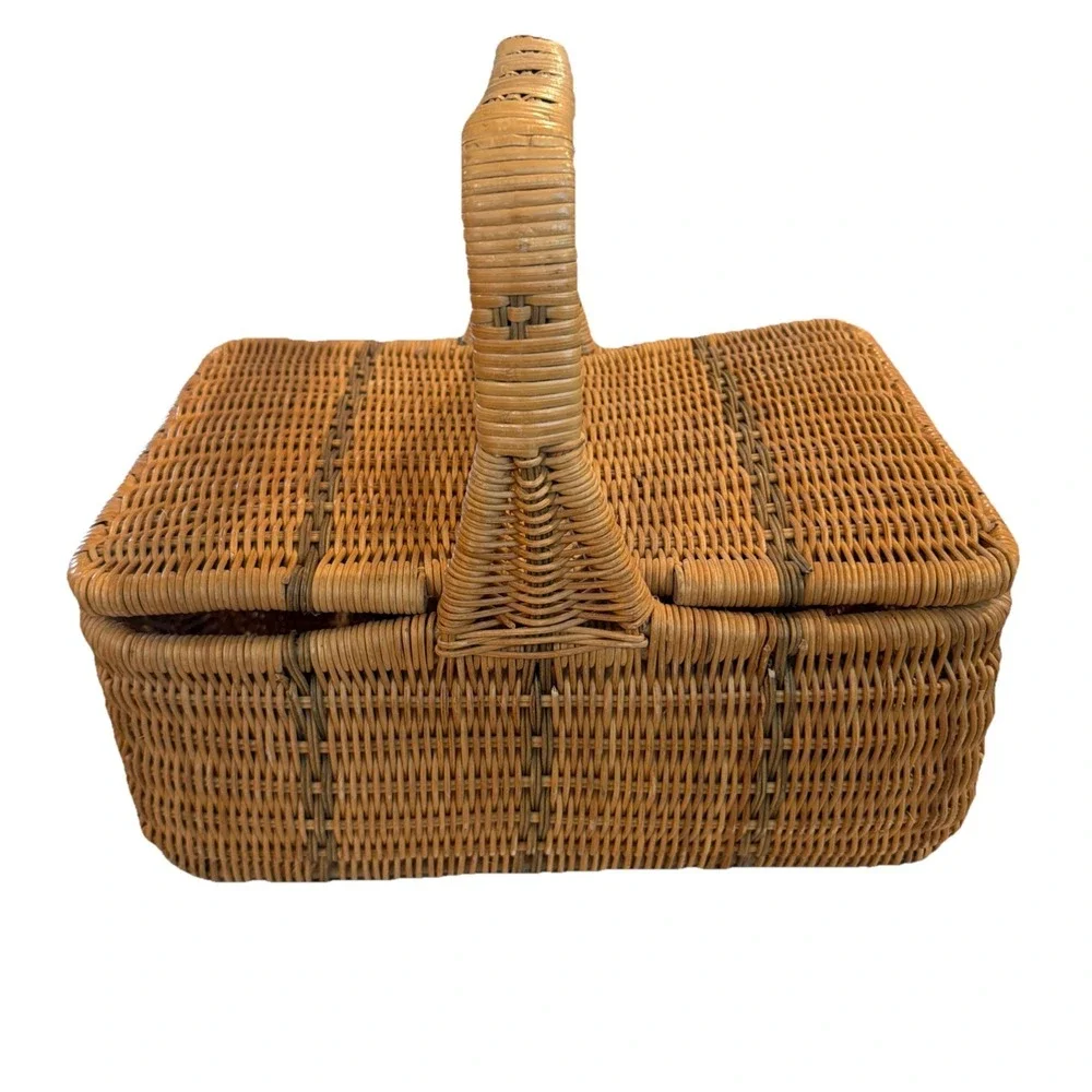 Vtg Wicker Double Hinged Lidded Picnic Sewing Craft Basket‎  15